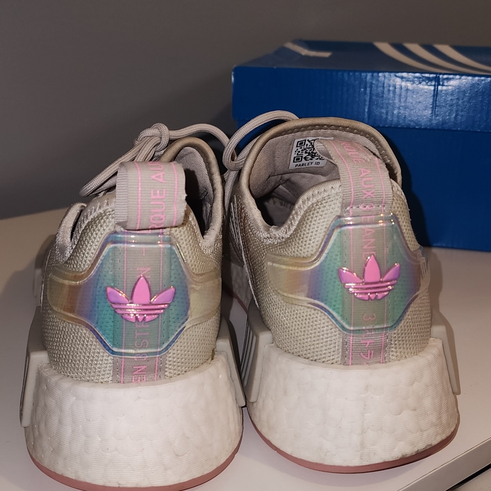 Women's Adidas Nmd_r1 - image 2